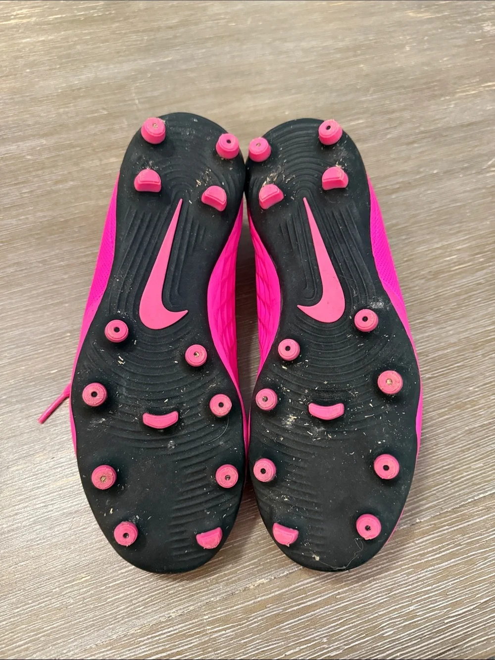 Nike Kids' Hot Pink Tiempo Soccer Cleats